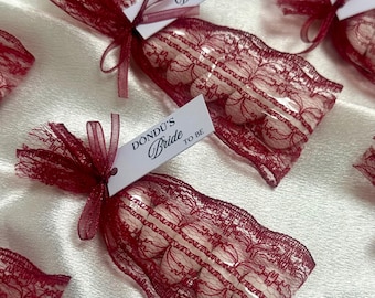 Personalized wedding favors | Sugared almonds with red tips | Nikah Sekeri | Kına | Koufeta | Wedding almonds | Dantel | Wedding Favours