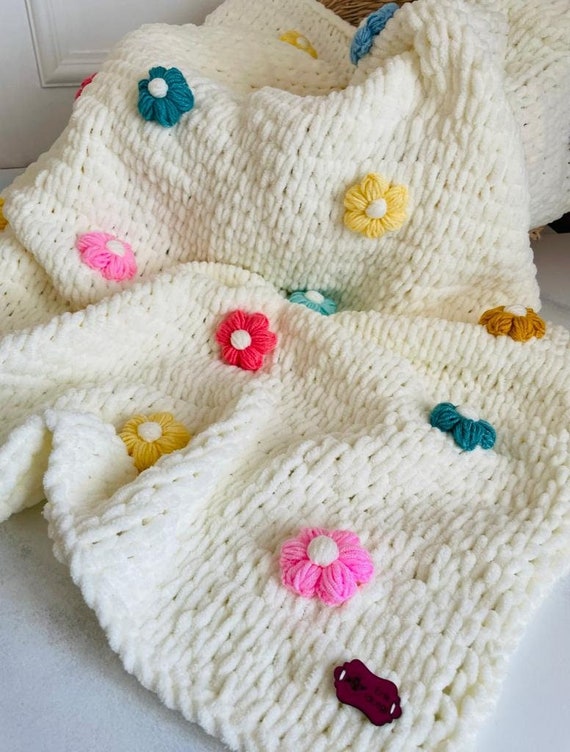 Daisy Blanket, Very Soft Touch Newborn Blanket, Baby Shower Gift, Cute Blanket, Oekotex 40x40 inces blanket, Knitted Nursey Blanket