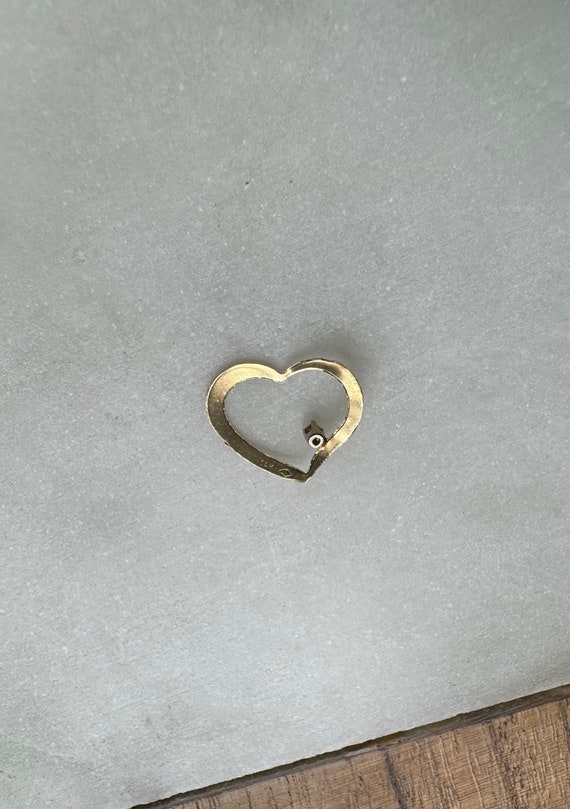 14k Vintage Solid Gold Open Heart with Diamond - image 6
