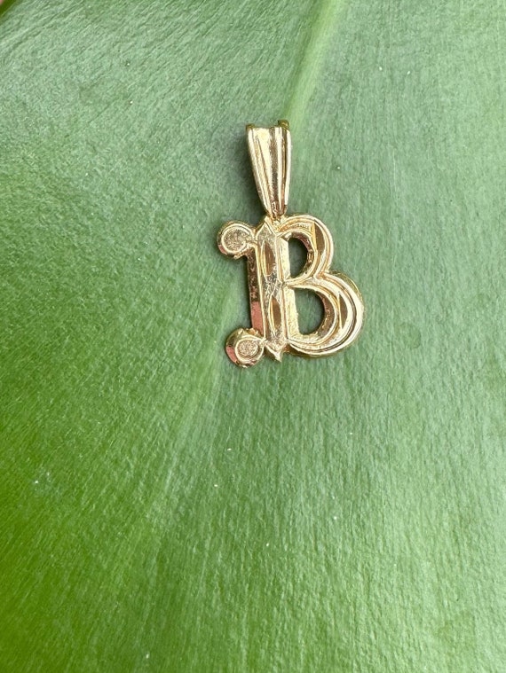 Vintage 14k Cursive “B” letter/ initial pendant/ c