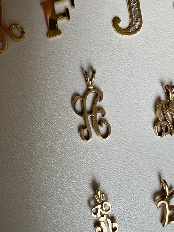Vintage Solid Real Gold Initial Letter Pendant Ch… - image 9