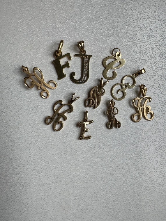 Vintage Solid Real Gold Initial Letter Pendant Ch… - image 2