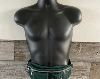 Vintage KIPLING Dark Green Crinkle Nylon Waist Belt Bag Fanny Pack Lock Buckle