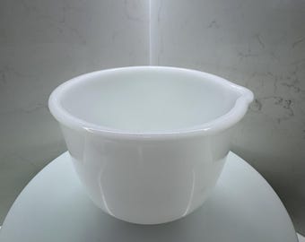 Fire King Ware Sunbeam White Milk Glass Mixing Bowl Pour Spout 6.5