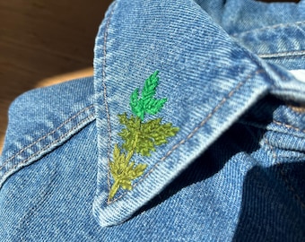 Second-hand embroidered denim jacket | Boho jacket with snail, fern & mushroom | Upcycled denim jacket | Cottagecore clothing | Unique piece | Whimsical