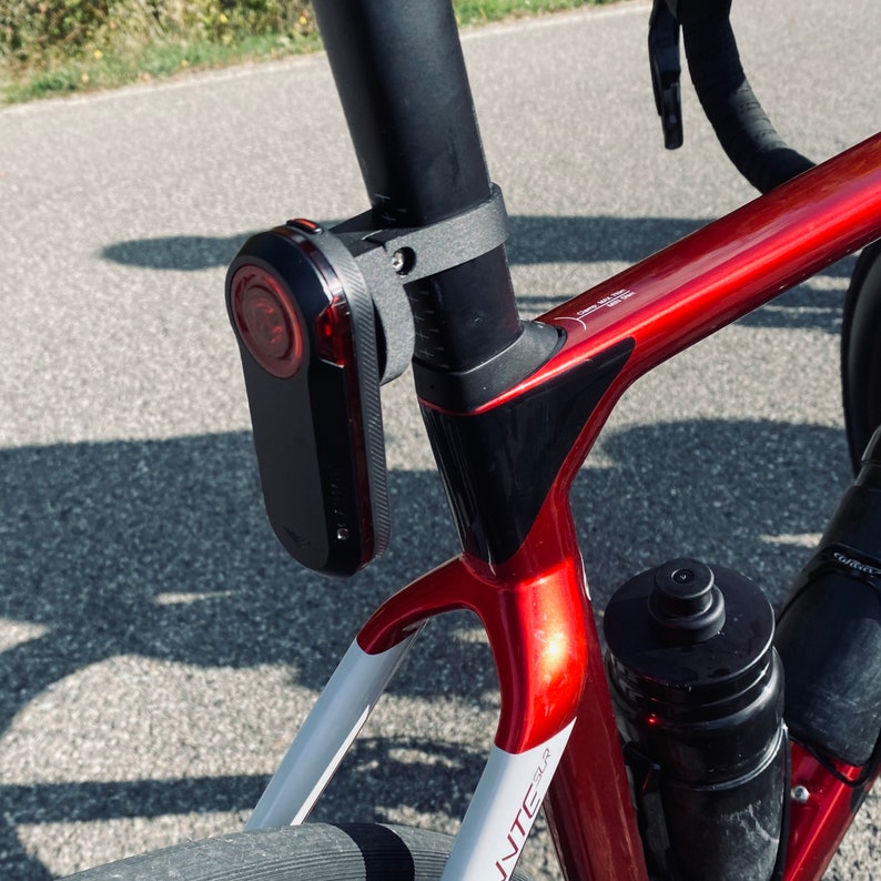 Support quart de tour pour tige de selle Garmin Varia