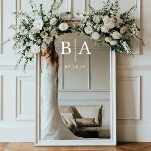 Letrero de boda personalizado / Iniciales y fecha personalizadas - Espejo, acrílico, madera, cartón - Calcomanía de vinilo - Letrero de bienvenida para ceremonia/recepción
