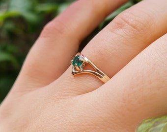 Arwen ~ Handmade 9ct gold ring, set with a lab grown emerald.