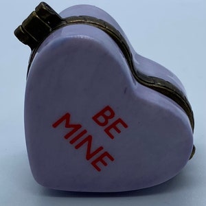 Purple Conversation Heart Be Mine with "XXO" inside as Trinket Porcelain Hinged Box Midwest PHB  Vintage