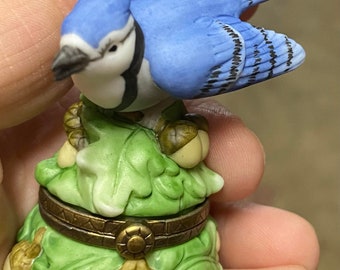 Blue Jay Porcelain Hinged Box from the Songbird Series Midwest PHB This was a limited edition of 5000 New in Box