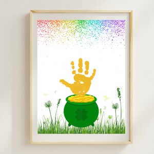 St. Patrick&#39;s Day Handprint Art for Baby, Toddler, and Preschool Kid
