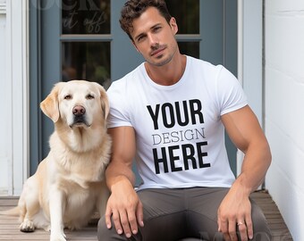 Mockup di cane, Mockup di uomo e cane, White Gildan 64000 TShirt Mockup, Mockup di t-shirt Gildan bianca da uomo, Manly Dog Lover Mock, Proprietario del cane all'esterno