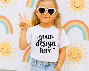 Mädchen Mockup, Weißer Komfort Farben 9018 Jugend Mittelgewicht Kinder T-Shirt Mockup, Kinder T-Shirt Trendy Mockup, Spaß Cooles Kinder Wandbild Mockup
