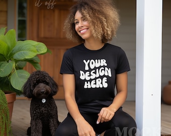 Maquette de maman de chien, maquette de t-shirt noir Bella Canvas 3001, maquette d’animal de compagnie, maquette de porche extérieur Boho Chic, chemise noire maquette de chien Goldendoodle noir