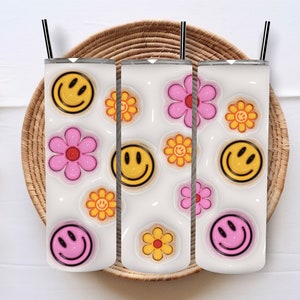 Gobelet smiley gonflé 3D, verre à sublimation fleurs roses, verre droit rose 20 oz png, verre à sublimation jaune floral