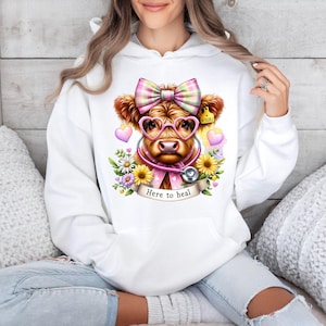Ici pour guérir l'infirmière Highland Cow PNG, Png floral de vache mignonne, noeud de coquette d'infirmière rétro, conception de sublimation d'infirmière praticienne, téléchargement numérique