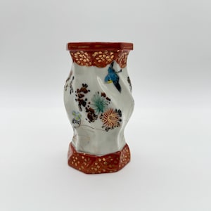 Antique Japanese Kutani / Imari Porcelain Vase – Octagonal Hand-Painted Red & Gold Meiji Taisho Era