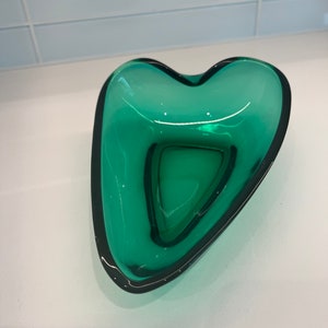 Emerald Green Art Glass Bowl - Heart Shaped with a pinched edge - Candy, Nut, or Trinket Dish - AS-IS Chip on edge see photos