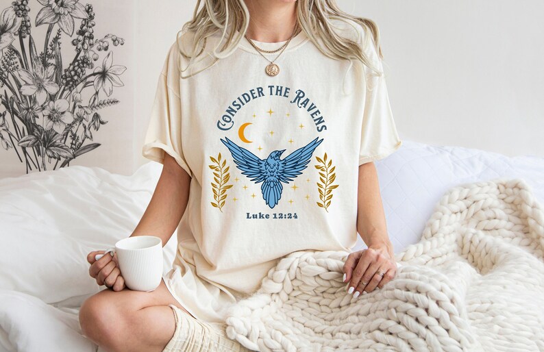 Tänk på ravens Jesus-tröja Kristen tröja Bibelvers-tröja Trendig kristen t-shirt Tro-tröja Kristna gåvor Komfortfärg bild 1
