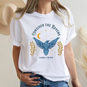 Tänk på ravens Jesus-tröja Kristen tröja Bibelvers-tröja Trendig kristen t-shirt Tro-tröja Kristna gåvor Komfortfärg bild 4