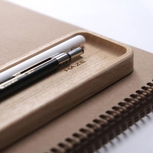 Organiseur de bureau personnalisé en bois massif, plumier en bois, organiseur de bureau pour le bureau et la maison | Bois n°1 : superfin linéaire