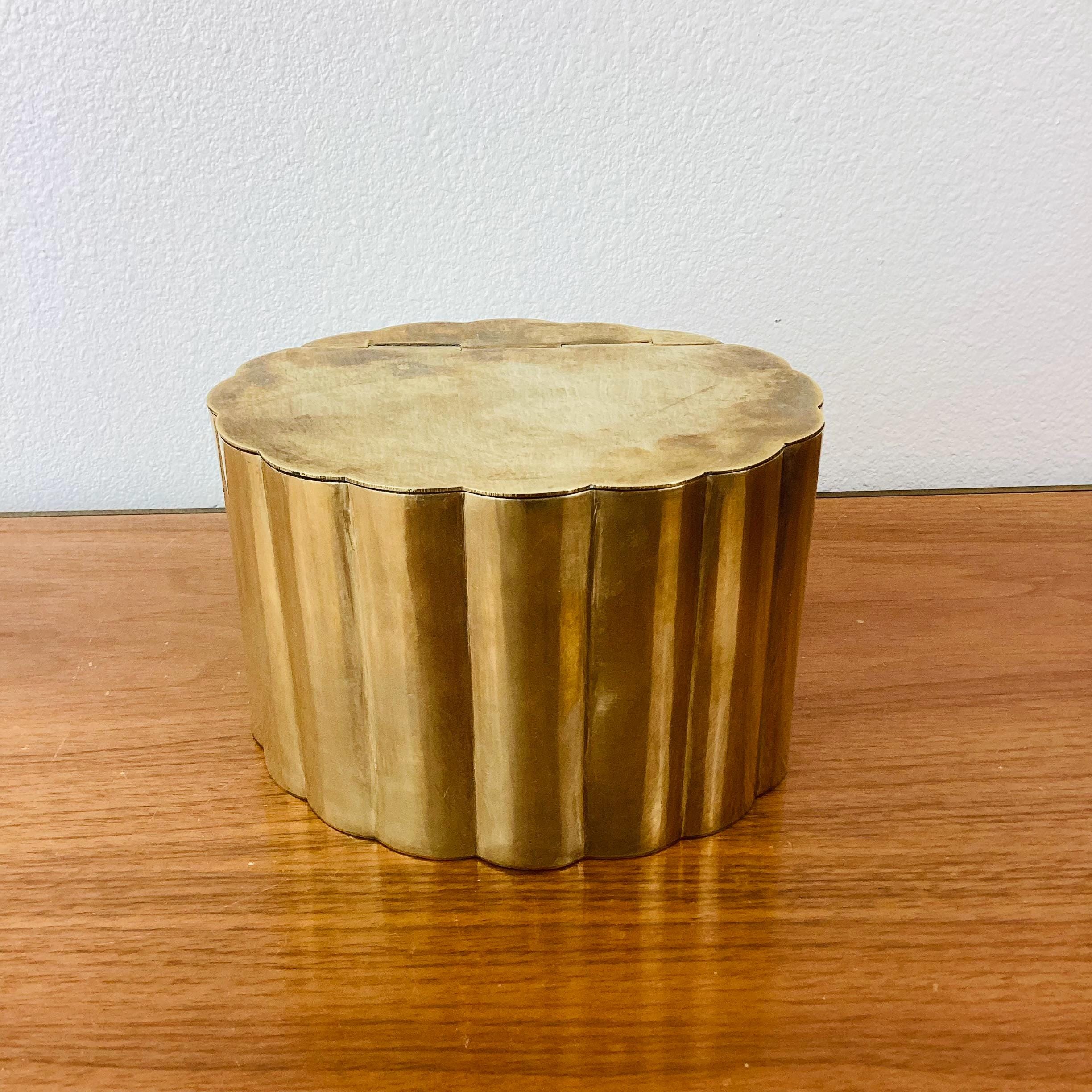 Vintage 1960s BRASS SCALLOPED Lidded BOX / Hollywood Regency
