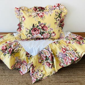 Vintage RALPH LAUREN Yellow Floral BROOKE Pattern Bed Linens Bed Skirt & Shams Set / Cottagecore / Shabby Chic / Shabby Cottage / Full Size
