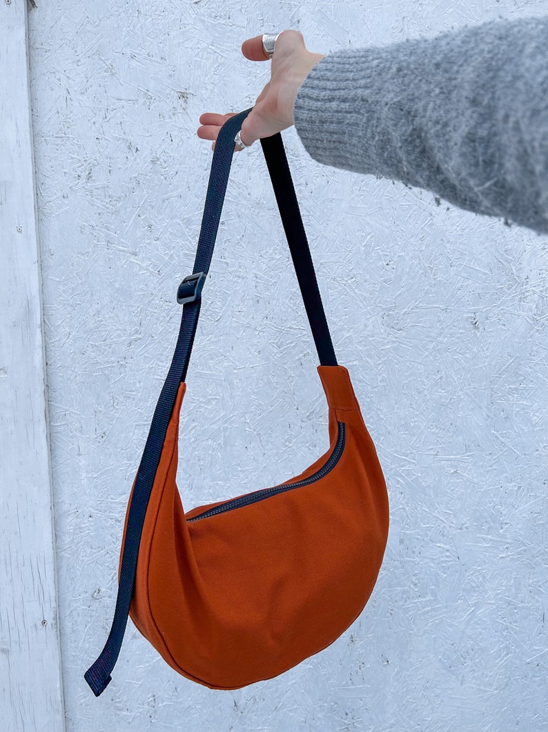 Crosstown Crescent Bag PDF-naaipatroon afbeelding 3