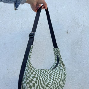 Crosstown Crescent Bag PDF-naaipatroon afbeelding 4