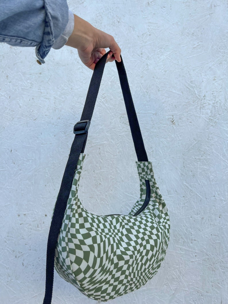 Crosstown Crescent Bag PDF-naaipatroon afbeelding 4