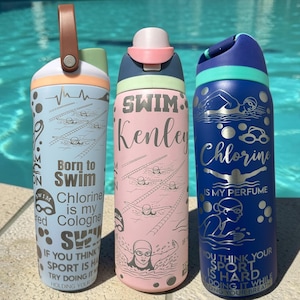 Botella de agua personalizada para natación de 32 oz / Botella personalizada con nombre de nadador de 40 oz / Regalo grabado para equipo de natación / Botella para nadadores infantiles. Regalo para nadadores infantiles.