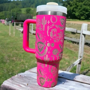 Highland cow tumbler|Cow tumbler|Cowgirl tumbler|Western tumbler|Western coffee mug|Cow water bottle|Country mug|Hot pink tumbler
