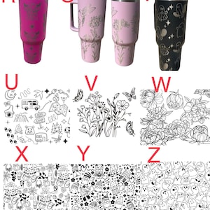 Puede incluir: Varios vasos aislados con diferentes dise&ntilde;os. Uno es magenta con una vaca de las Tierras Altas, otro es rosa con detalles florales y colibr&iacute;es, y uno negro con figuras de fantasmas. Tambi&eacute;n se muestran patrones en blanco y negro.