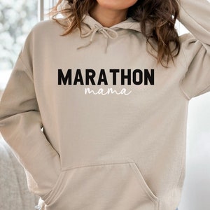 Marathon Mama Sweatshirt, Long Distance Runner Shirt, Race Sweatshirt, Family Matching Hoodie, Mama’s Support Crew, Mother Runner Sweatshirt bild 4