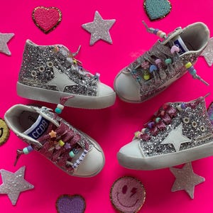 Baskets montantes à paillettes avec prénom personnalisé, lacets personnalisés, baskets à paillettes, baskets pour enfants, baskets hautes, rentrée des classes