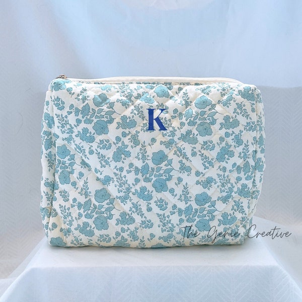 Custom Makeup Bag Flower Quilted Bag Personalized Travel Toiletry Bag Floral Quilted Makeup Pouch Aesthetic Cosmetic Bag Bridesmaid Gifts