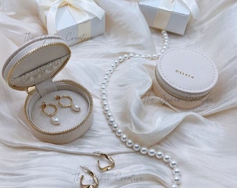 Minimalistisches rundes Leder-Schmuckkästchen, personalisiertes Reise-Schmuckkästchen, Geschenk für Brautjungfern, Reise-Schmuckkästchen, kleine Hochzeitsgeschenk-Ringbox