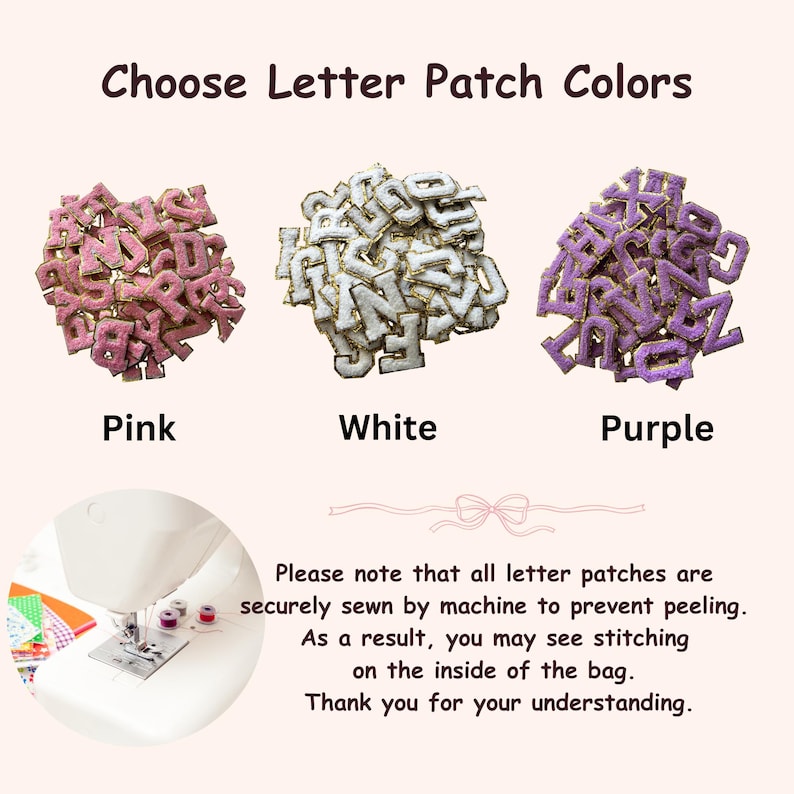 以下が含まれることがあります： ピンク、白、紫の文字パッチの画像。「Choose Letter Patch Colors」の文字が上部にあります。「Pink」、「White」、「Purple」の文字がそれぞれの色の下にあります。画像にはミシンとパッチに関するテキストも含まれています。