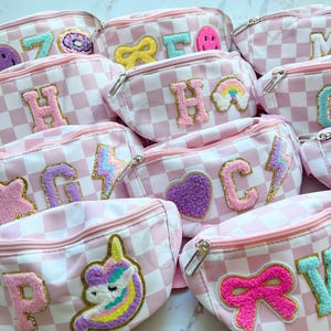 パーソナライズされた子供用シェニールパッチファニーパック - カスタムチェック柄ナイロンクロスボディバッグ、女の子の旅行や毎日のベルトバッグとして子供へのギフト