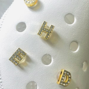 Encanto de zapato de pedrería de oro, amuletos A-Z para zapato de enfermera / amuletos de letras mayúsculas, amuletos de pedrería, botones de zapatos de letras, clips de zapatos