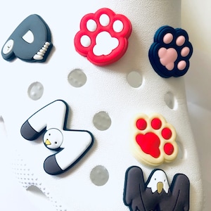 Amuletos de letras de dibujos animados de animales / Amuletos de zapatos veterinarios / Amuletos de dogmom / Amuletos de zapatos de letras / Amuletos de patas de perro / Amuletos para zapatos de enfermera