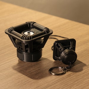 KICKER Audio - 3D gedruckter subwoowo Schlüsselanhänger / Rückspiegel-Aufhänger