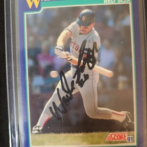 Wade Boggs ***AUTOGRAPHED*** 1991 Baseball Card in Excellent Condition!