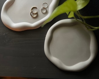 Cement |Irregular Cloud Tray |Concrete Tray  |Pebble Tray |Cosmetics tray |Modern Tray |Asymmetric tray |Mother's day |Concrete Trinket