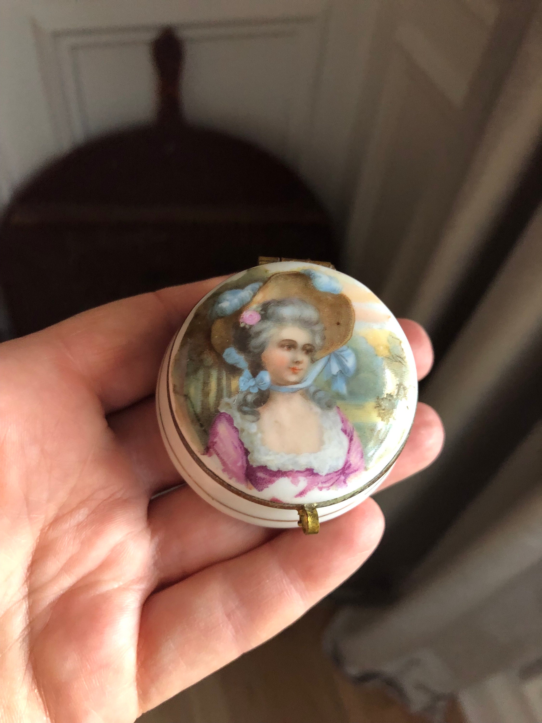 German Lady Box - Etsy