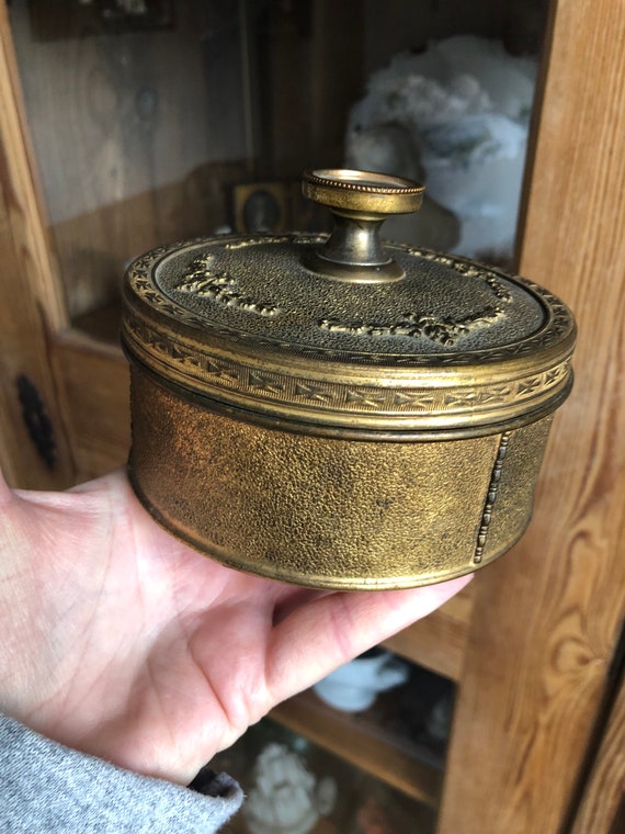 Antique French Ormolu Gilt Powder Box With Exquis… - image 2