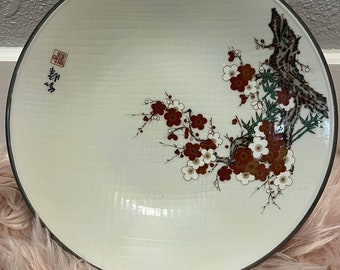 Kinesisk porslinstallrik signerad av konstnär