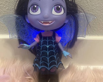 Vampirina Bat-Tastic Talking Light Up 12" Doll Disney Vampire Wings Tested!