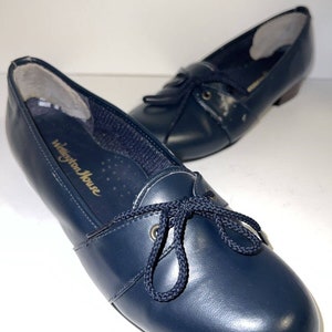 WELLINGTON HOUSE Red Ladies slip on loafers size 8.5-Private Estate VINTAGE