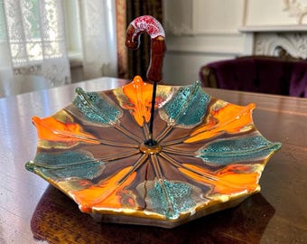 Ceramiczny talerz serowy w kształcie parasola w stylu vintage Vallauris, 11 cali, glazura ociekowa, styl Mid Century
